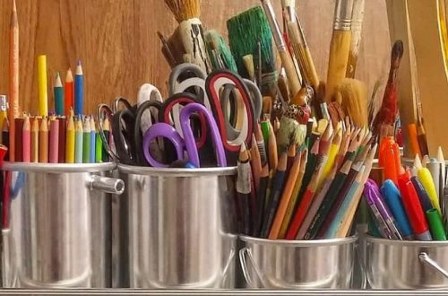 Stocking Up: Must-Have Art Supplies for School缩略图