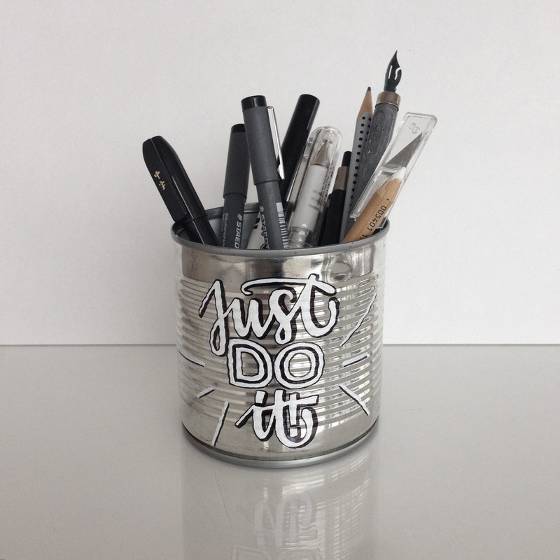 Easy DIY pen holder