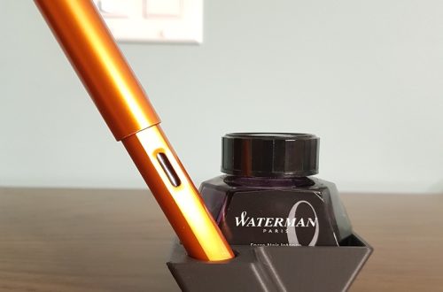 Ink pen holder