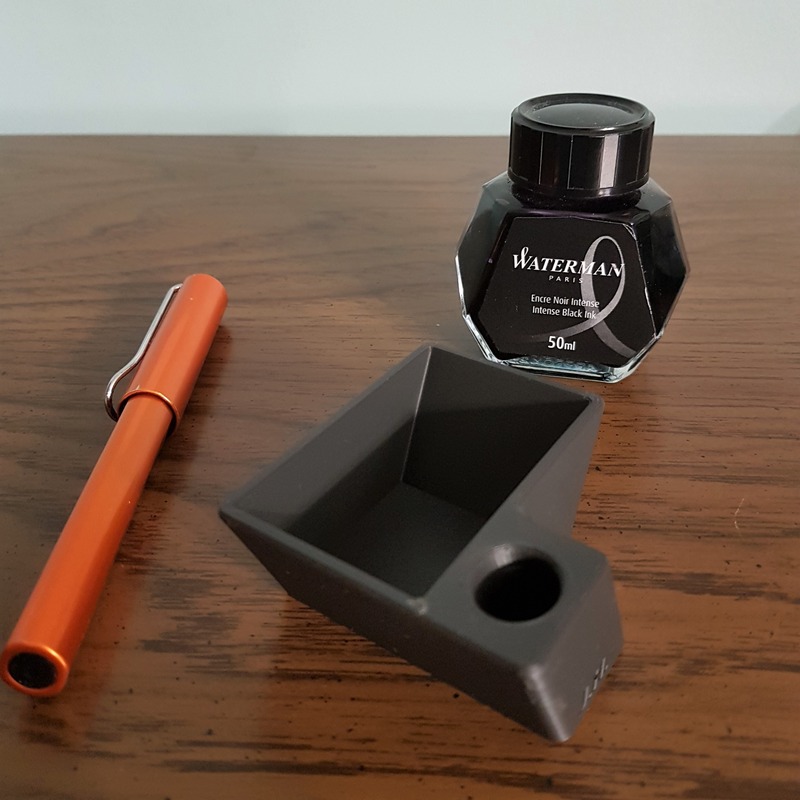 Ink pen holder