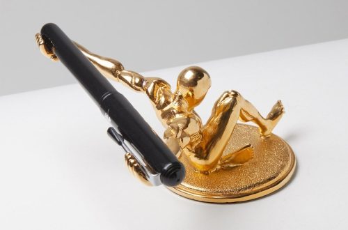 Stylish pen holder